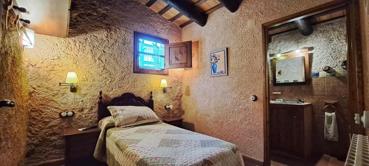 Masia Can Felip B&B Llinars del Valles Dış mekan fotoğraf